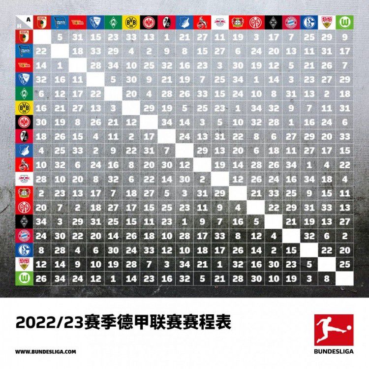 王小鲁:你怎么来考虑视角的?我看见有好多故意前景挡后景的王笠人:视角牵扯到偷窥。